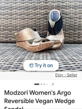 Modzori Reversible Wedge Sandals. Size 7 Women's
